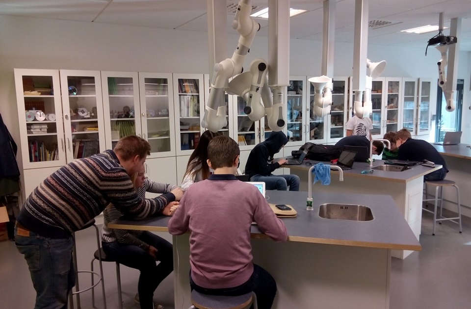 hodina fyziky na Tagaborgsskolan